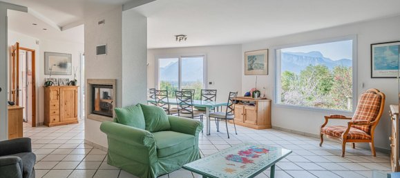 6 bedrooms Villa in La Buisse, France No. 355472 5