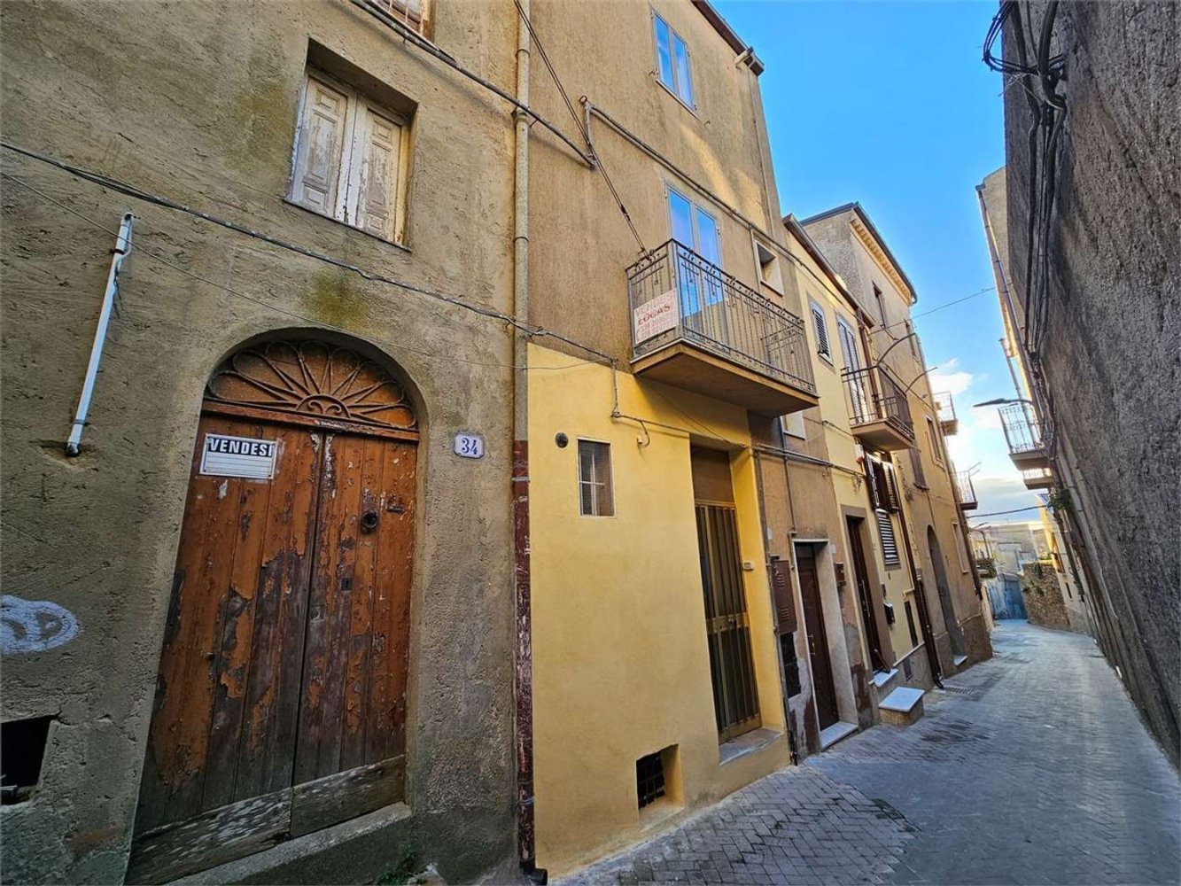 4 rooms House in Enna, Italy No. 33810