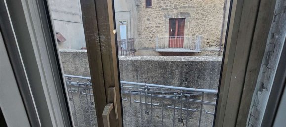 4 rooms House in Enna, Italy No. 33810 17