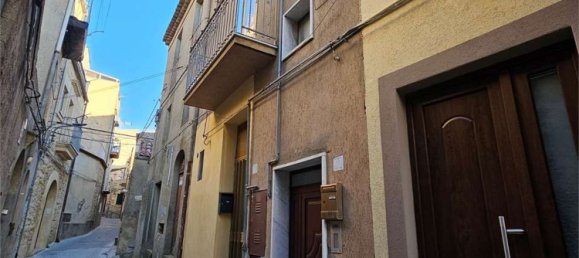 4 rooms House in Enna, Italy No. 33810 21