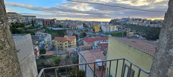 4 rooms House in Enna, Italy No. 33810 16