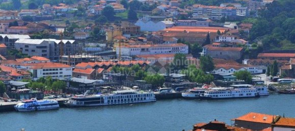 708m² Building in Porto, Portugal No. 124358 16