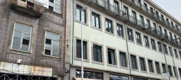 708m² Building in Porto, Portugal No. 124358 10