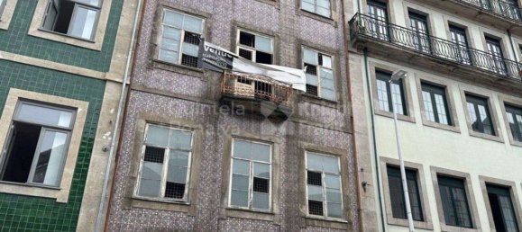 708m² Building in Porto, Portugal No. 124358 20