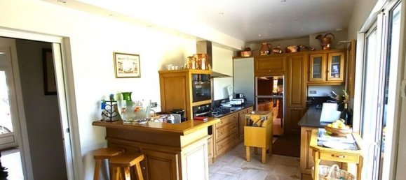 6 bedrooms House in Eure, France No. 350751 9