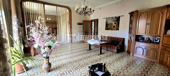 3 Schlafzimmer Villa in Sperone, Italy, Nr. 286540 6
