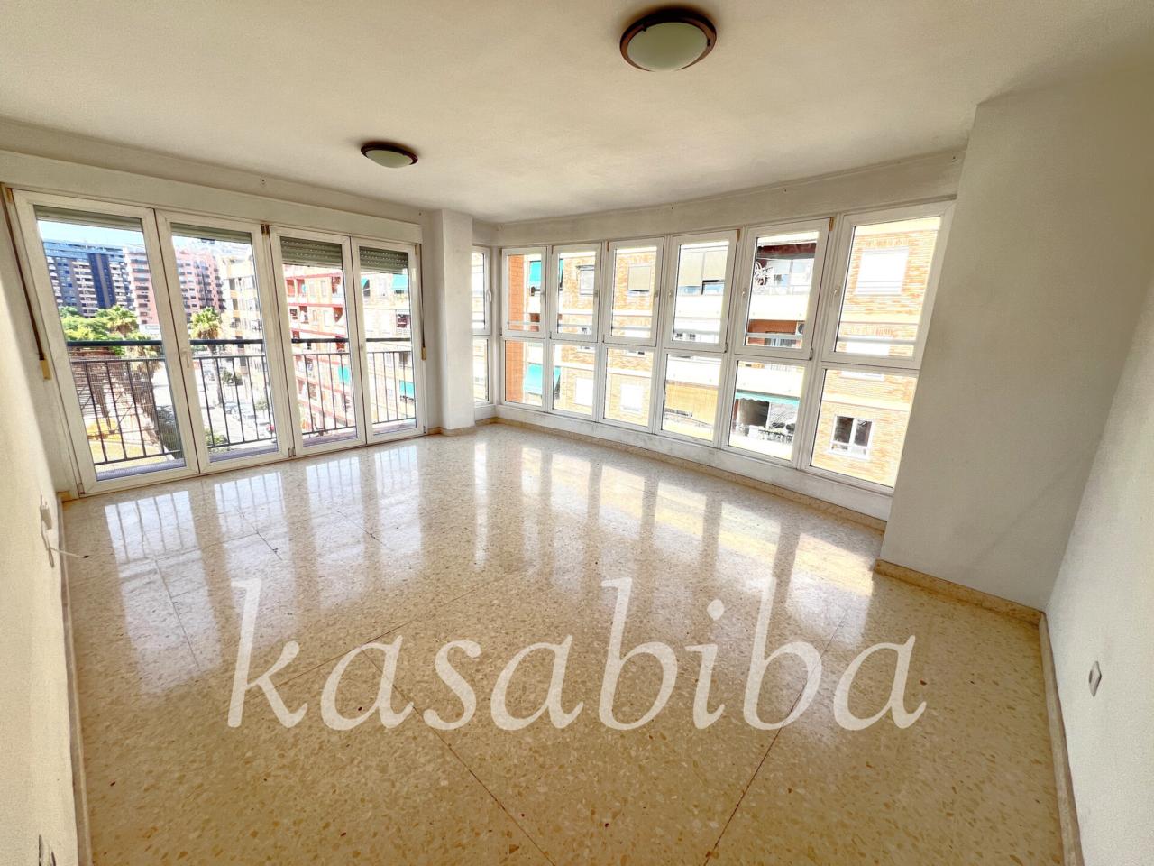 Квартира с 3 спальнями в Валенсия, Испания № 176987