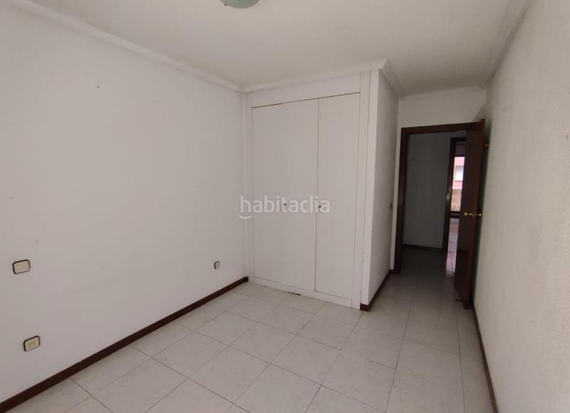 Apartamento de 2 dormitorios en Fuenlabrada, Spain No. 137817