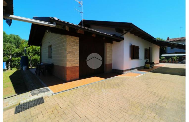 Villa de 5 habitaciónes en Albiano d'Ivrea, Italy No. 257393