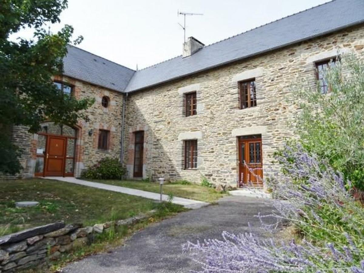 5 bedrooms House in Caro, France No. 2134