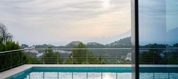 5 bedrooms Villa in Altea, Spain No. 186415 3