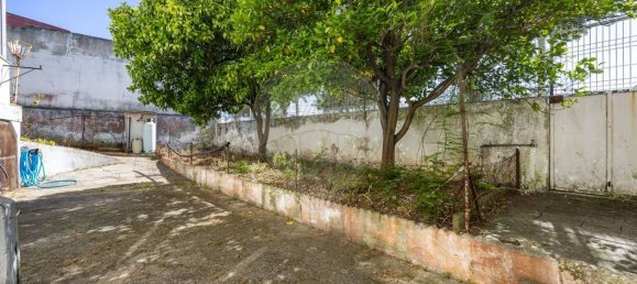 5 bedrooms House in Corroios, Portugal No. 20677 3