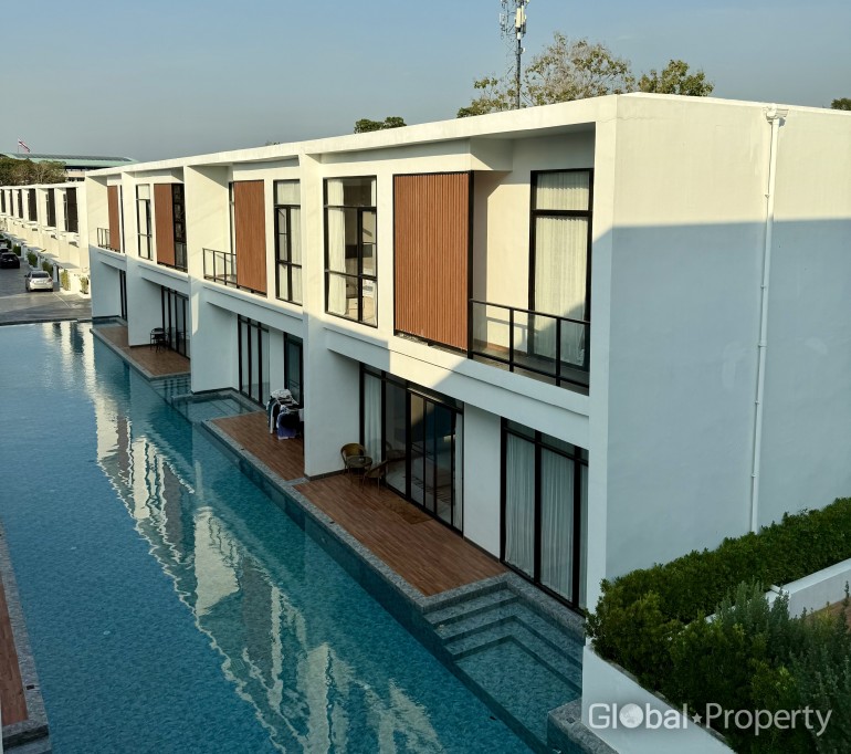 3 bedrooms House for sale in Pattaya, Chonburi, Eastern Thailand, Thailand № 142202