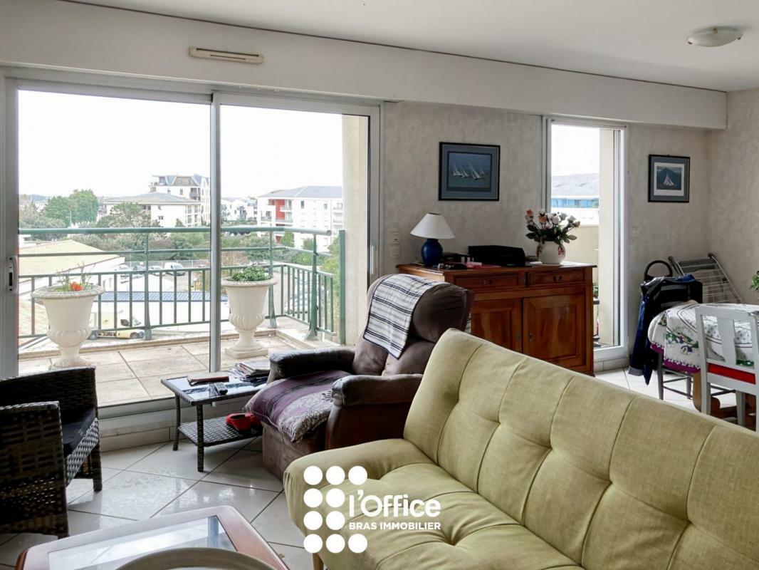 2 bedrooms Apartment in Les Sables-d'Olonne, France No. 281202