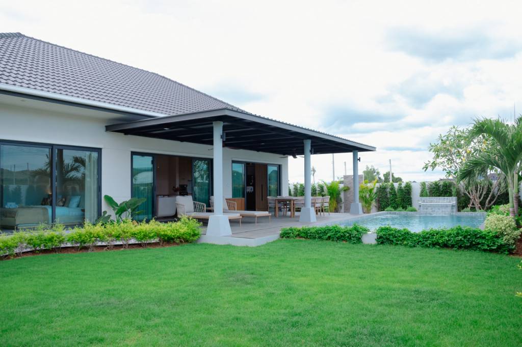 3 bedrooms Villa in Hua Hin, Thailand No. 61881