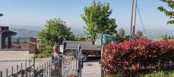 3 bedrooms House in Cingoli, Italy No. 298009 3