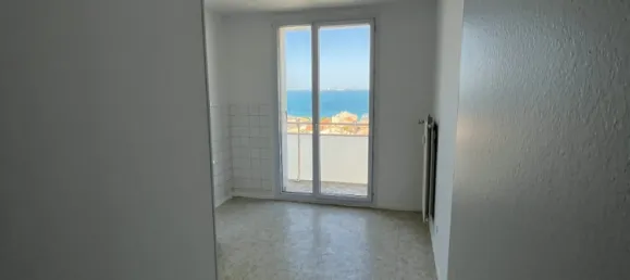 3 bedrooms Apartment in Port-de-Bouc, France No. 316706 3