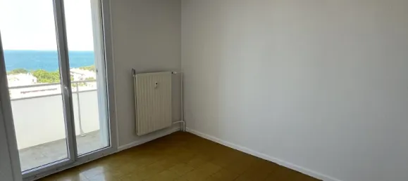 3 bedrooms Apartment in Port-de-Bouc, France No. 316706 8