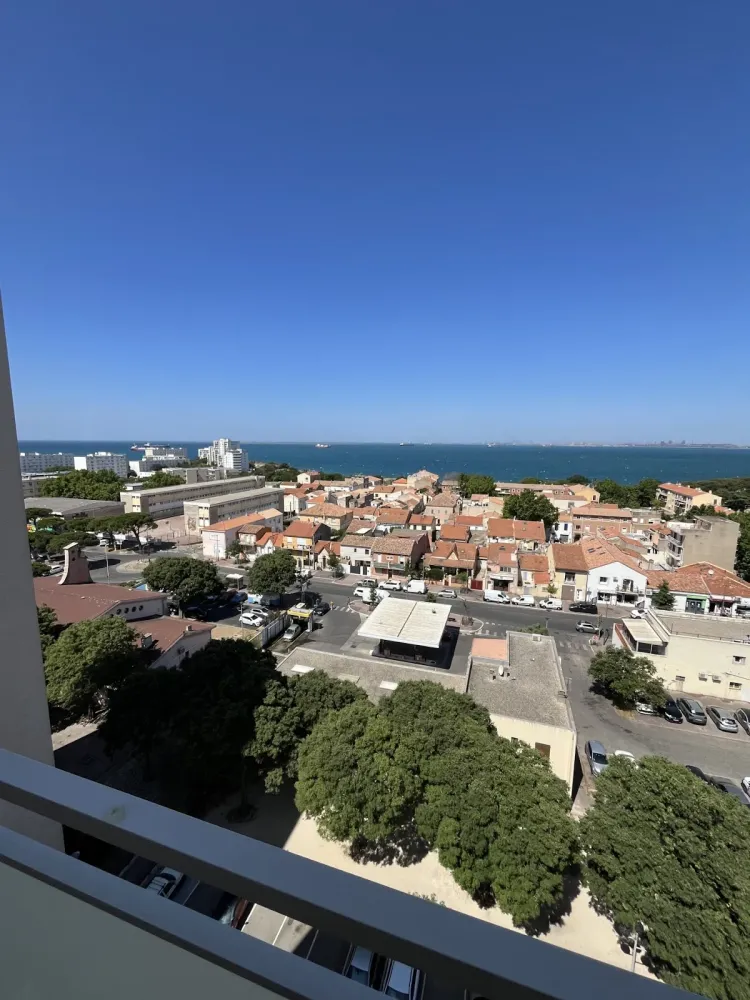 3 bedrooms Apartment in Port-de-Bouc, France No. 316706