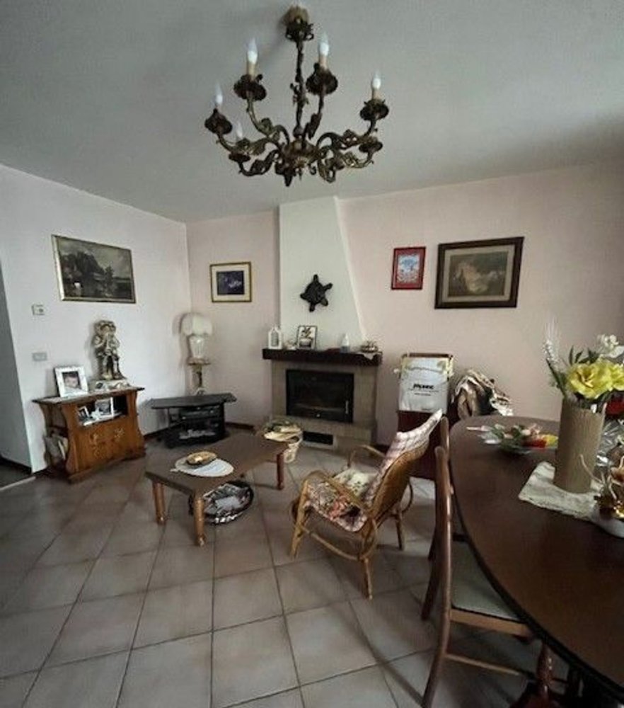 4 bedrooms House in Villalvernia, Italy No. 325309