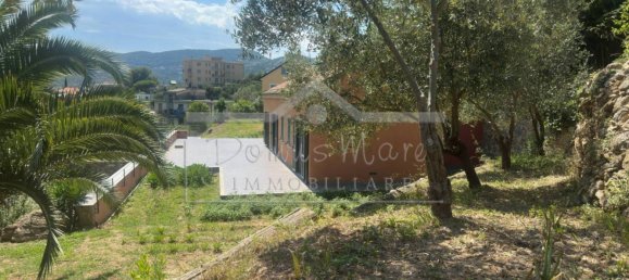 4 bedrooms Villa in Spotorno, Italy No. 331734 8