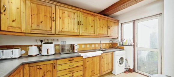 4 bedrooms House in London, United Kingdom No. 11584 8