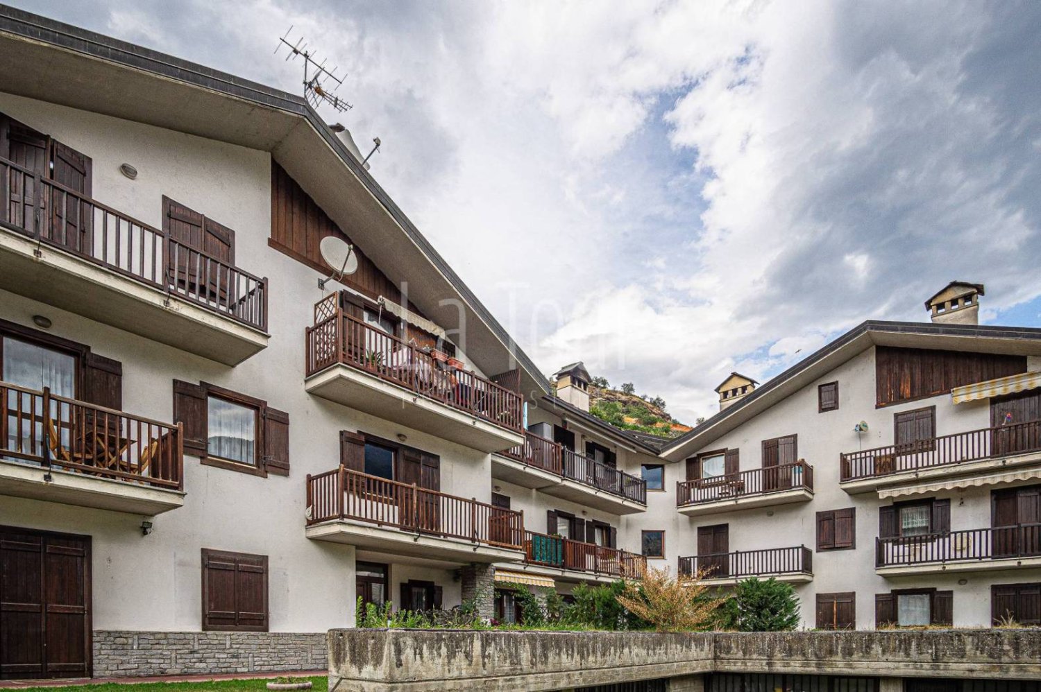 Квартира с 2 спальнями в Сен Пьер, Италия № 348064