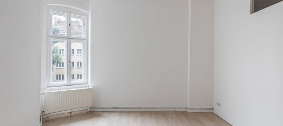 Квартира с 2 комнатами в Лихтенберг, Германия № 246330 3