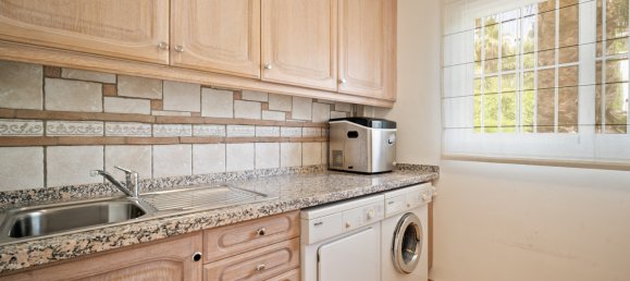 6 bedrooms Villa in Benahavis, Spain No. 4644 21