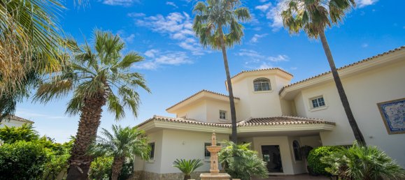 6 bedrooms Villa in Benahavis, Spain No. 4644 2