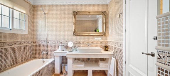 6 bedrooms Villa in Benahavis, Spain No. 4644 28