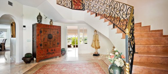 6 bedrooms Villa in Benahavis, Spain No. 4644 11