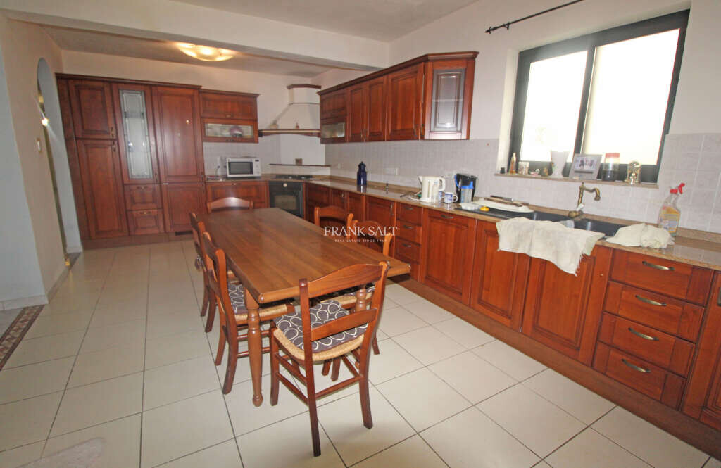 3 bedrooms House in Attard, Malta No. 11221