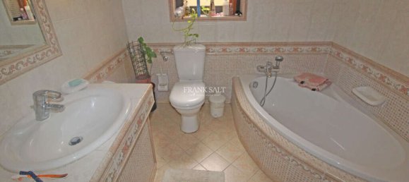 3 bedrooms House in Attard, Malta No. 11221 4