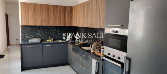 2 bedrooms Penthouse in Marsalforn, Malta No. 5779 6