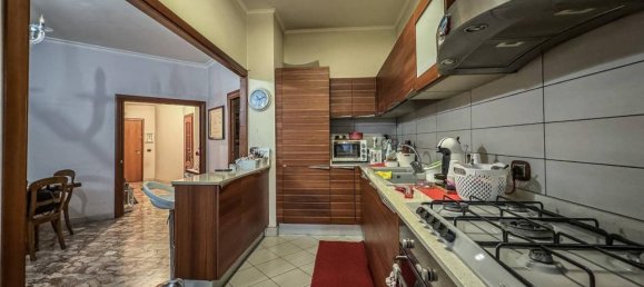 4 rooms Apartment in Rome, Italy No. 147766 11