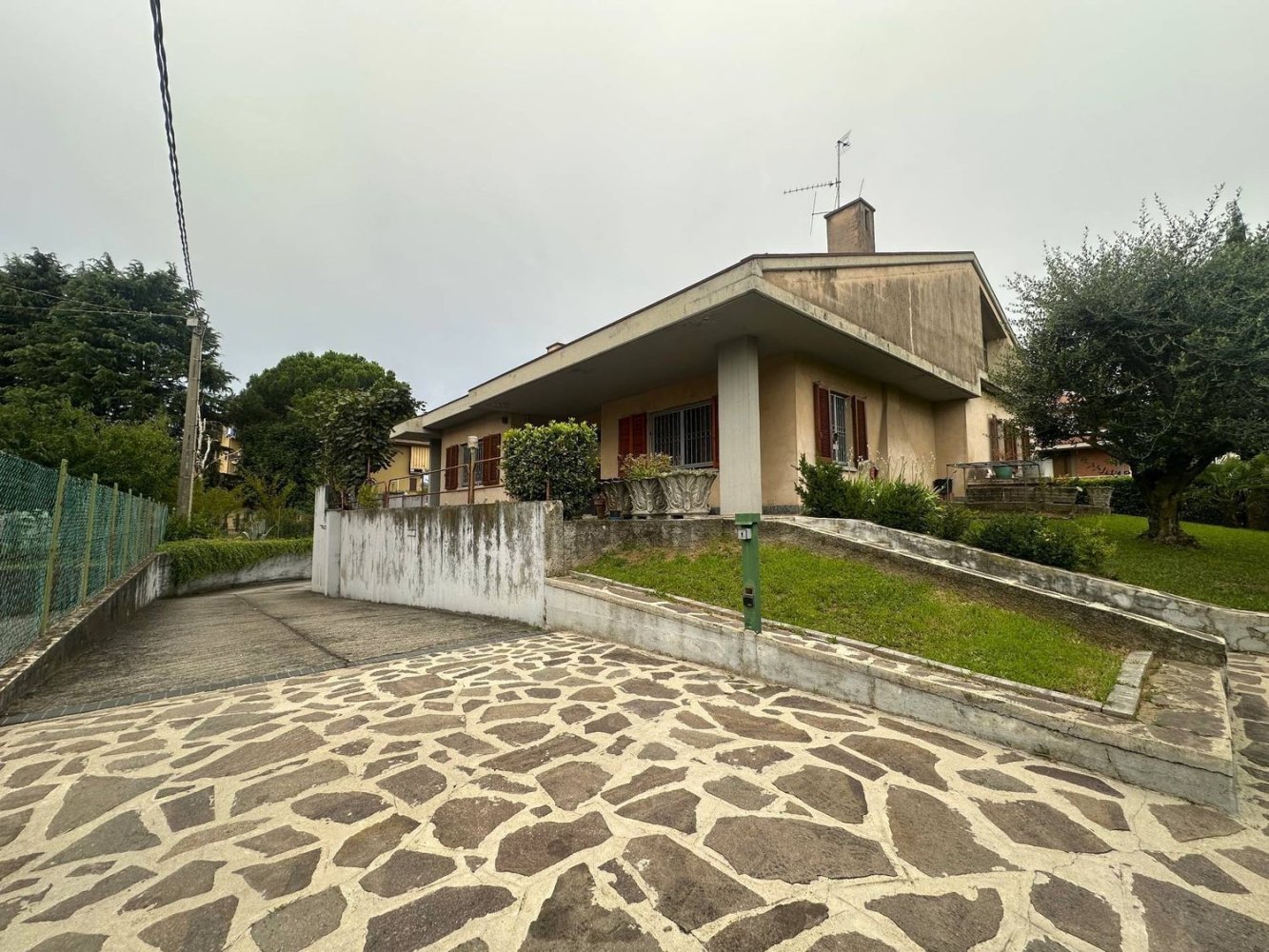 5 rooms Villa in Dalmine, Italy No. 258843