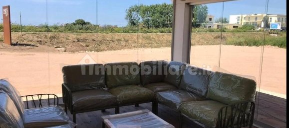 Gewerbliche Immobilie in Badesi, Italy 200m², Nr. 251780 10