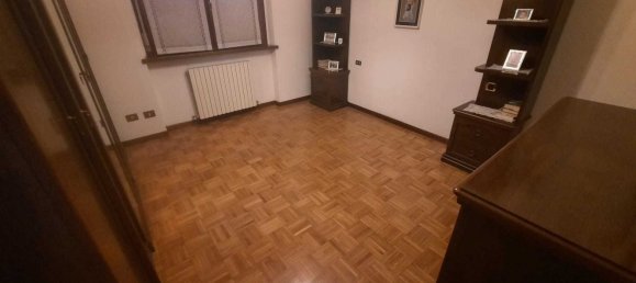 5 Schlafzimmer Wohnung in Cadeo, Italy, Nr. 76809 10