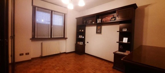 5 Schlafzimmer Wohnung in Cadeo, Italy, Nr. 76809 11