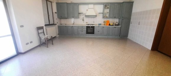 5 Schlafzimmer Wohnung in Cadeo, Italy, Nr. 76809 8