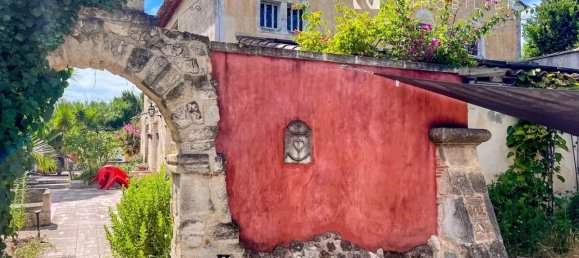 Casa de 12 habitaciónes en Arles, France No. 285584 7