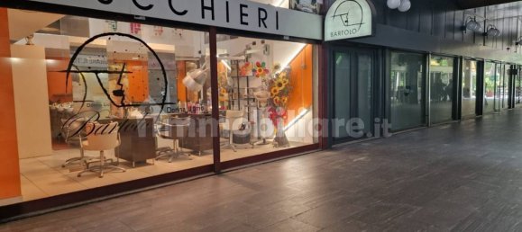 2 rooms Commercial property in Milan, Italy No. 337701 4