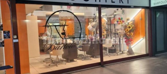 2 rooms Commercial property in Milan, Italy No. 337701 7