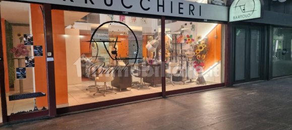 2 rooms Commercial property in Milan, Italy No. 337701 3