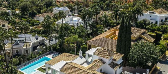 Villa de 5 dormitorios en Marbella, Spain No. 183890 30