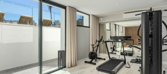 Villa de 5 dormitorios en Marbella, Spain No. 183890 19