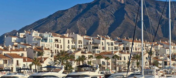 Villa de 5 dormitorios en Marbella, Spain No. 183890 36