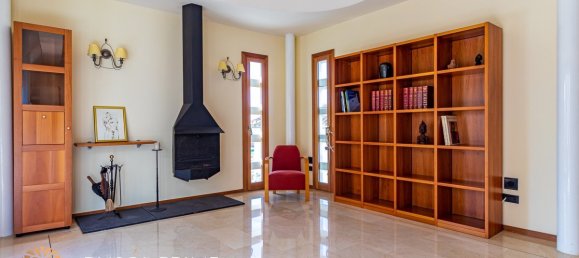 5 bedrooms Villa in Llucmajor, Spain No. 272 16