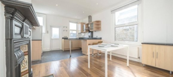 3 Schlafzimmer Haus in London, United Kingdom, Nr. 12702 2